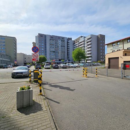 Handy Apartamenty - Mieszkania Na Doby W Centrum Rzeszowa Екстериор снимка