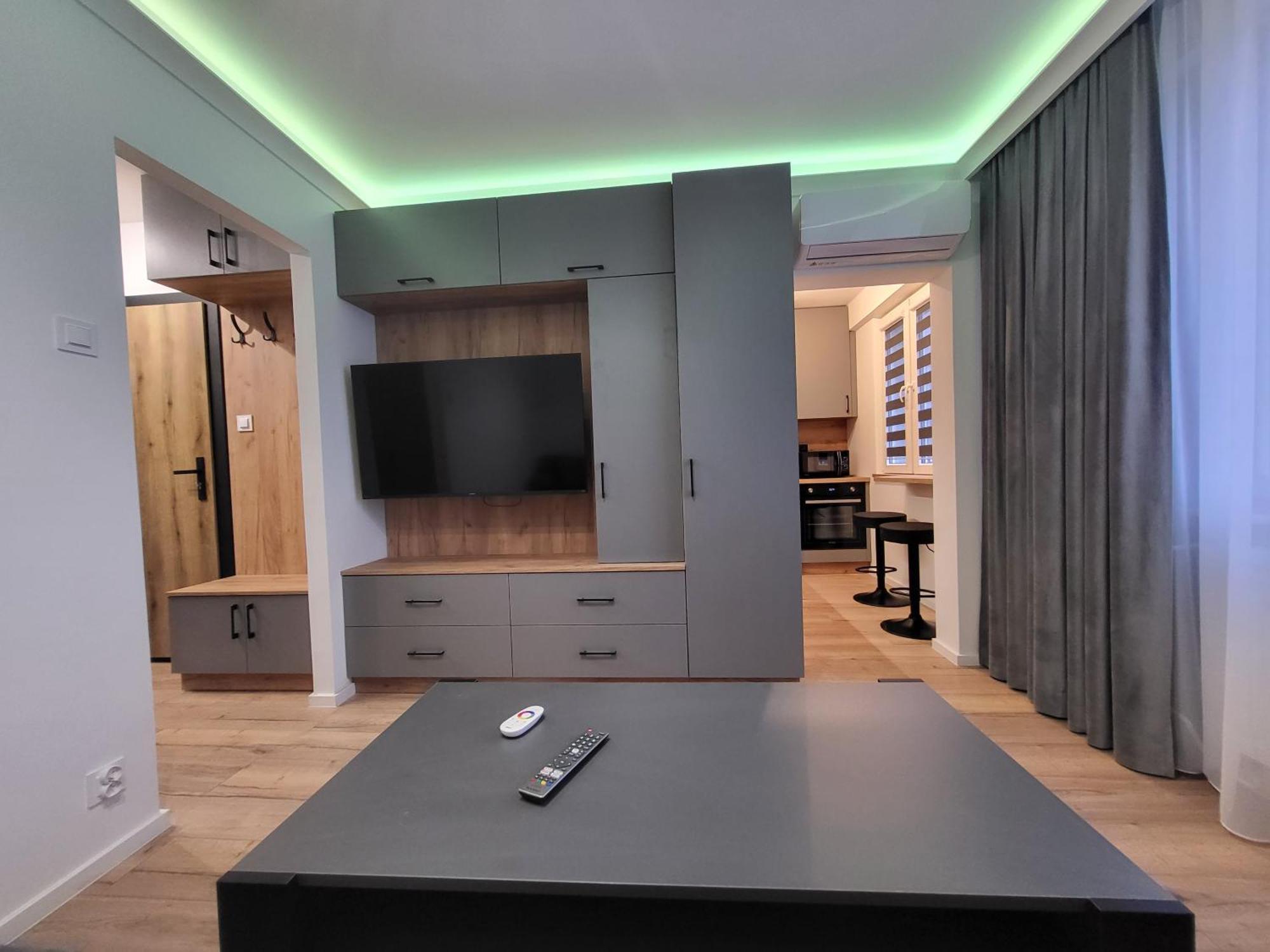Handy Apartamenty - Mieszkania Na Doby W Centrum Rzeszowa Екстериор снимка